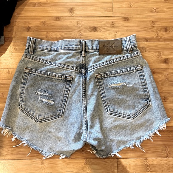 Cut off Jean shorts - Picture 2 of 3